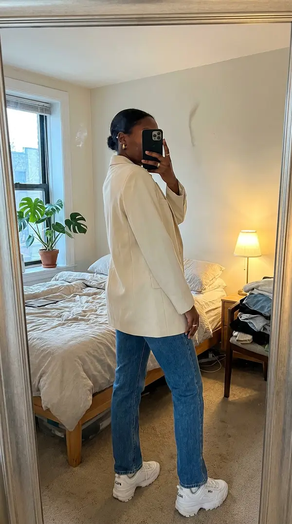 Faceless Mirror Selfie