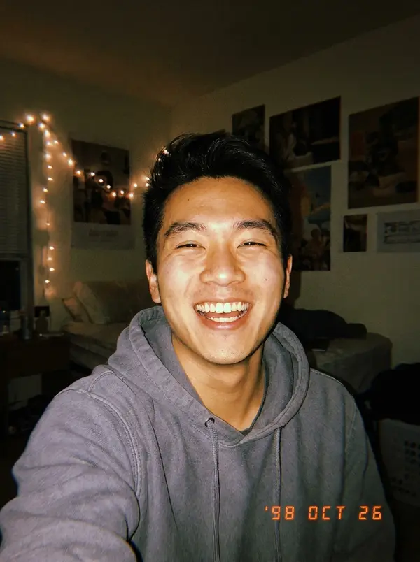 Disposable Camera Selfie AI Photoshoot